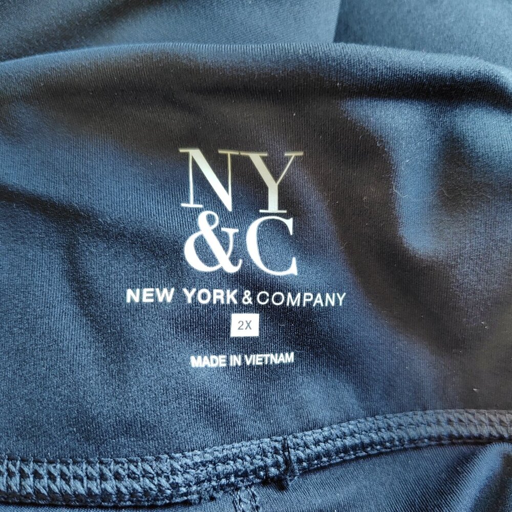 NY&Co Mid Rise Bootcut Yoga Pant - Picture 9 of 9